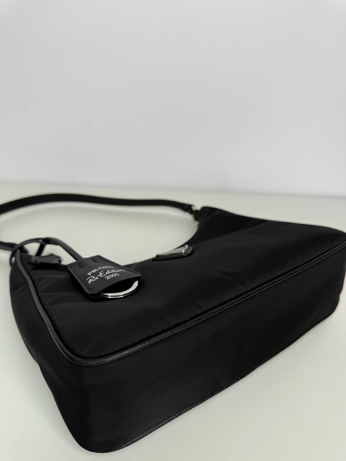 Prada Black Nylon Re-Edition 2005 Pochette