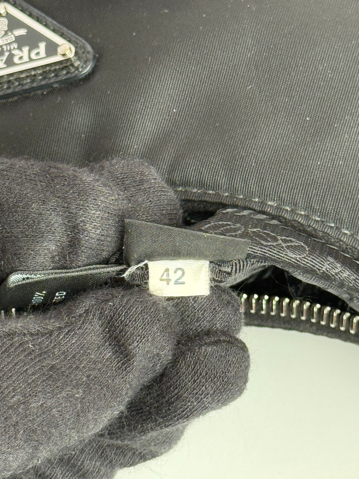 Prada Black Nylon Re-Edition 2005 Pochette