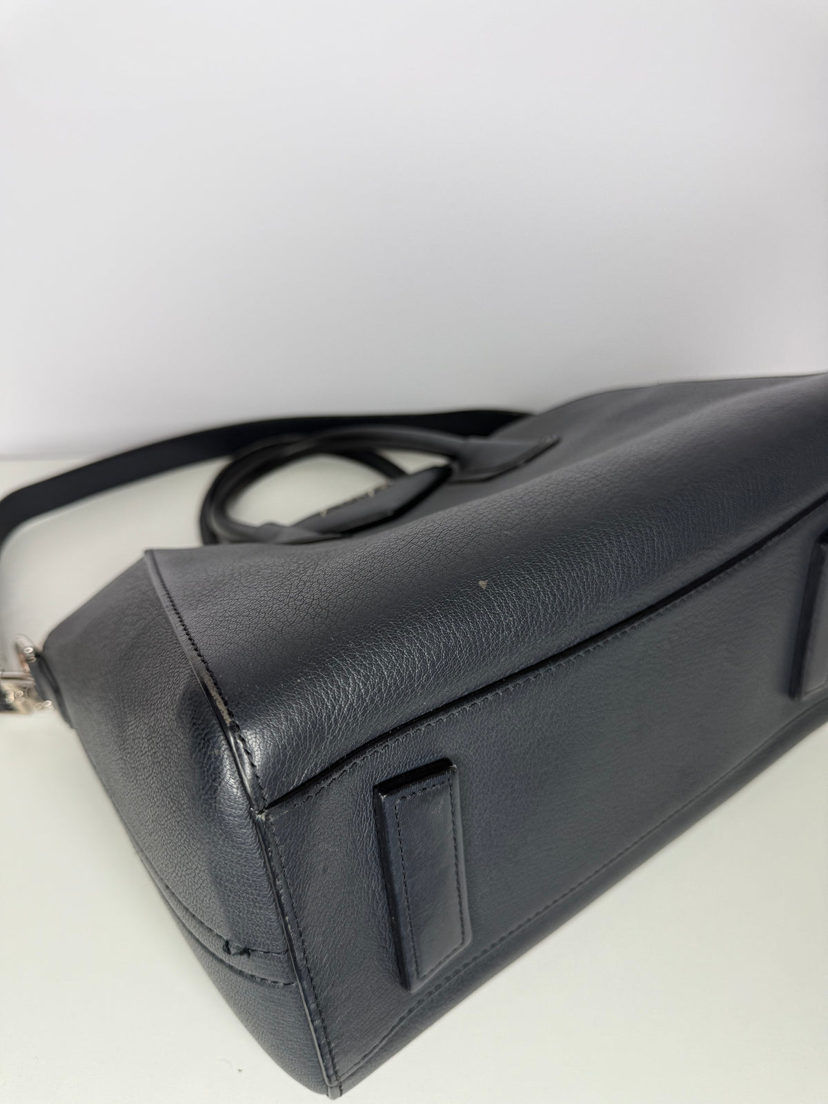 Givenchy Sugar Goatskin Small Antigona Night Blue Bag