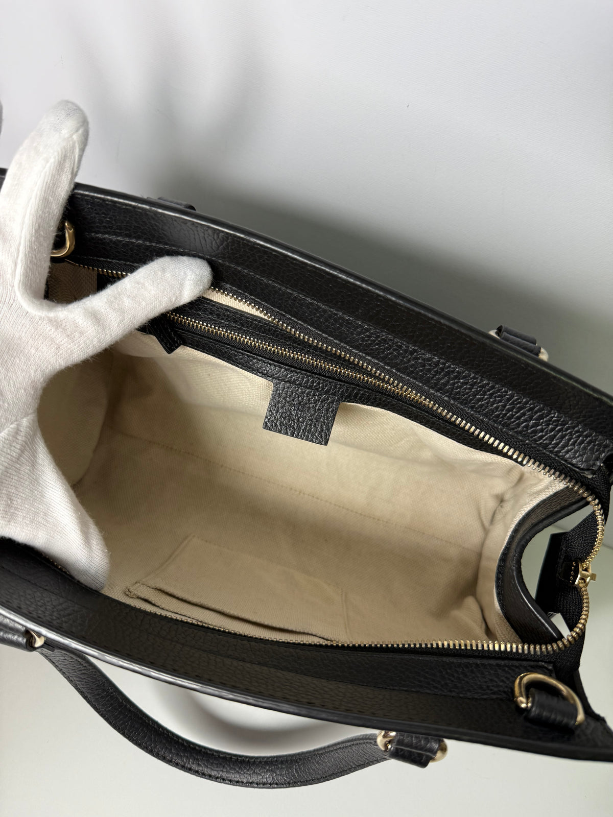 Gucci Black Leather Soho Top Handle Bag