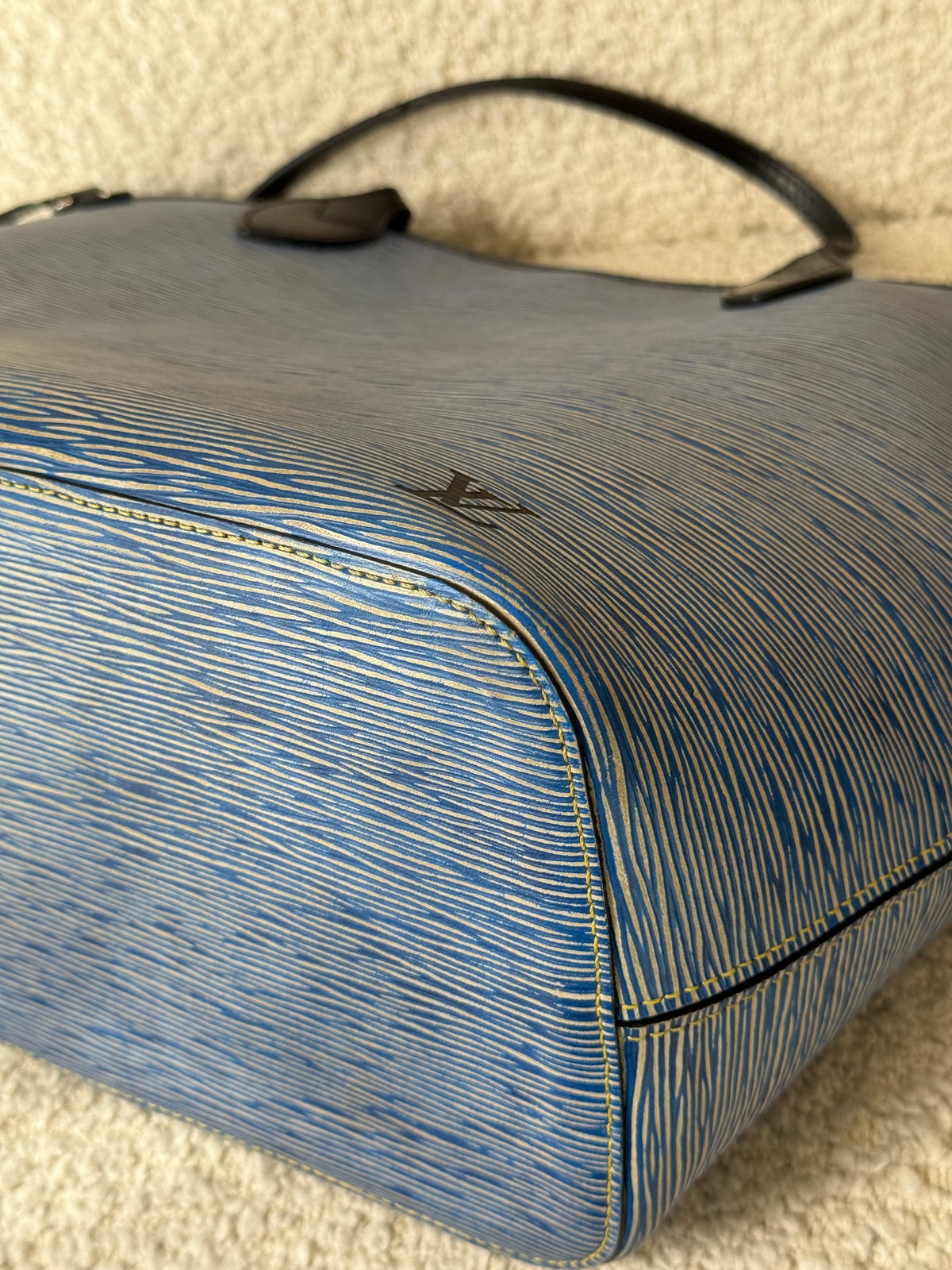 Louis Vuitton Limited Edition Neverfull MM Denim Epi Leather