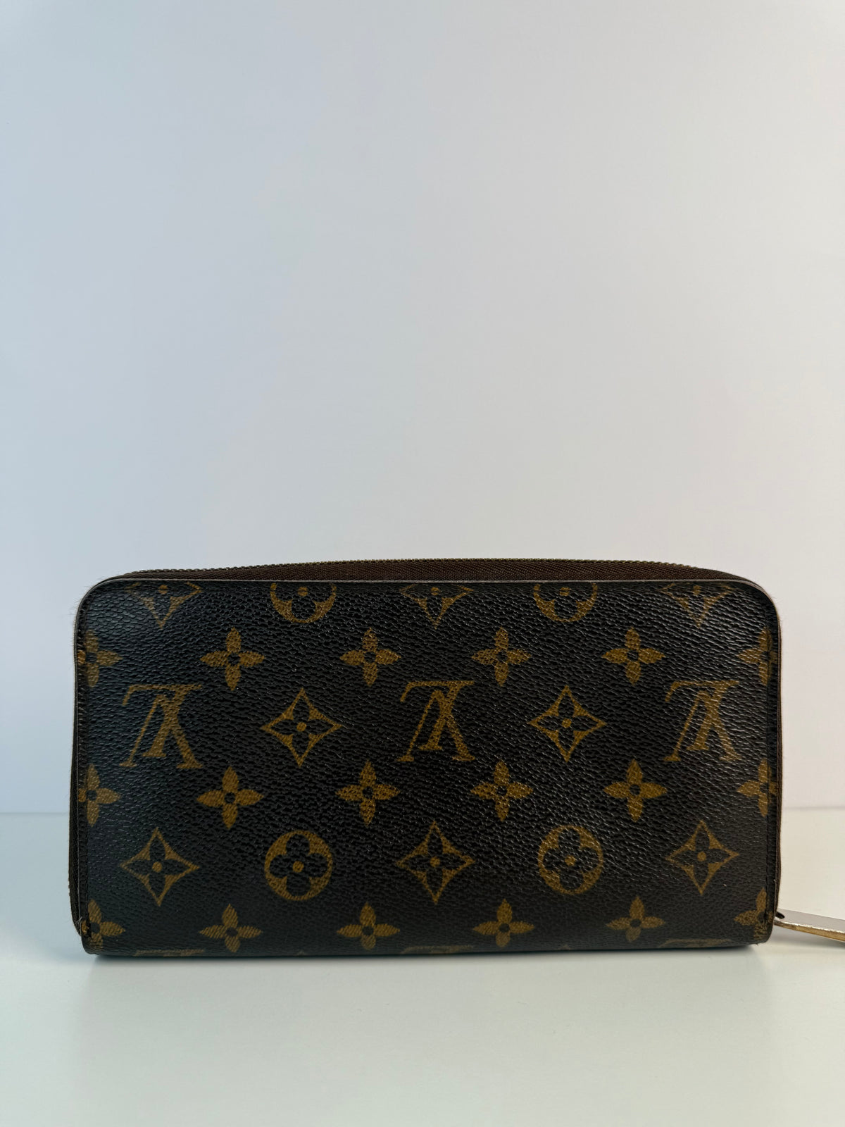 Louis Vuitton Monogram Canvas Zippy Wallet