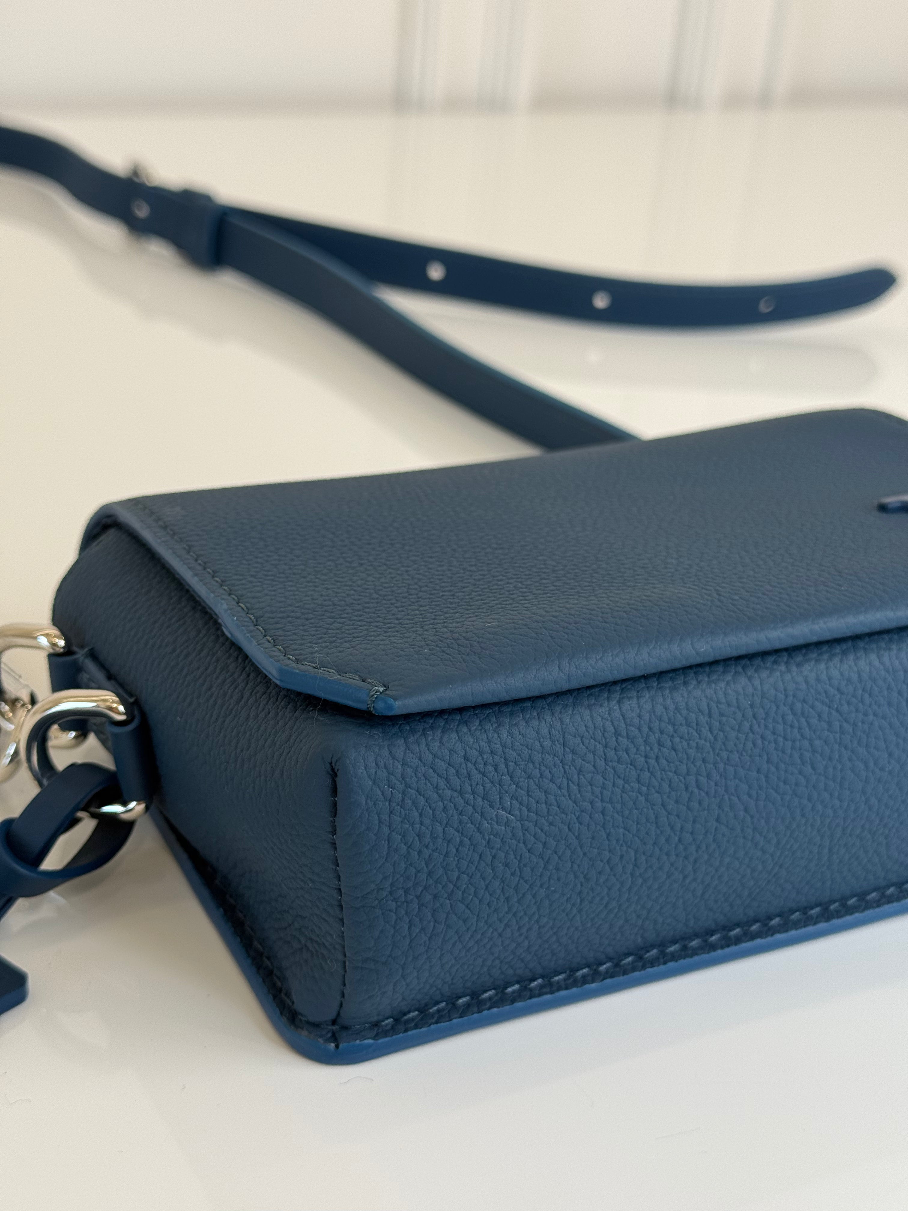 Louis Vuitton Fastline Takeoff Messenger Bag Atlantic Blue Cowhide Leather