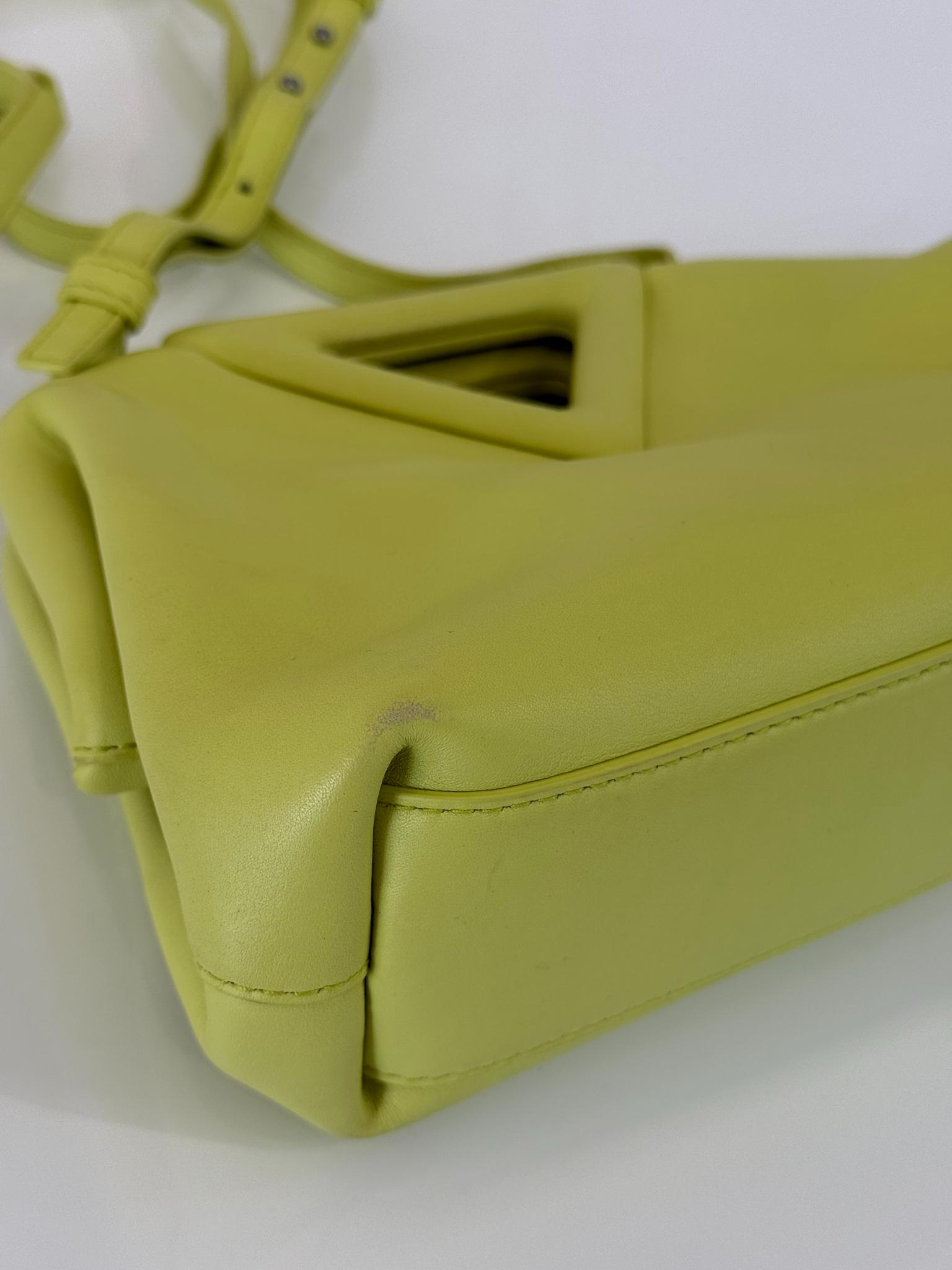 Bottega Veneta The Point Triangle Seagrass Leather Small Bag