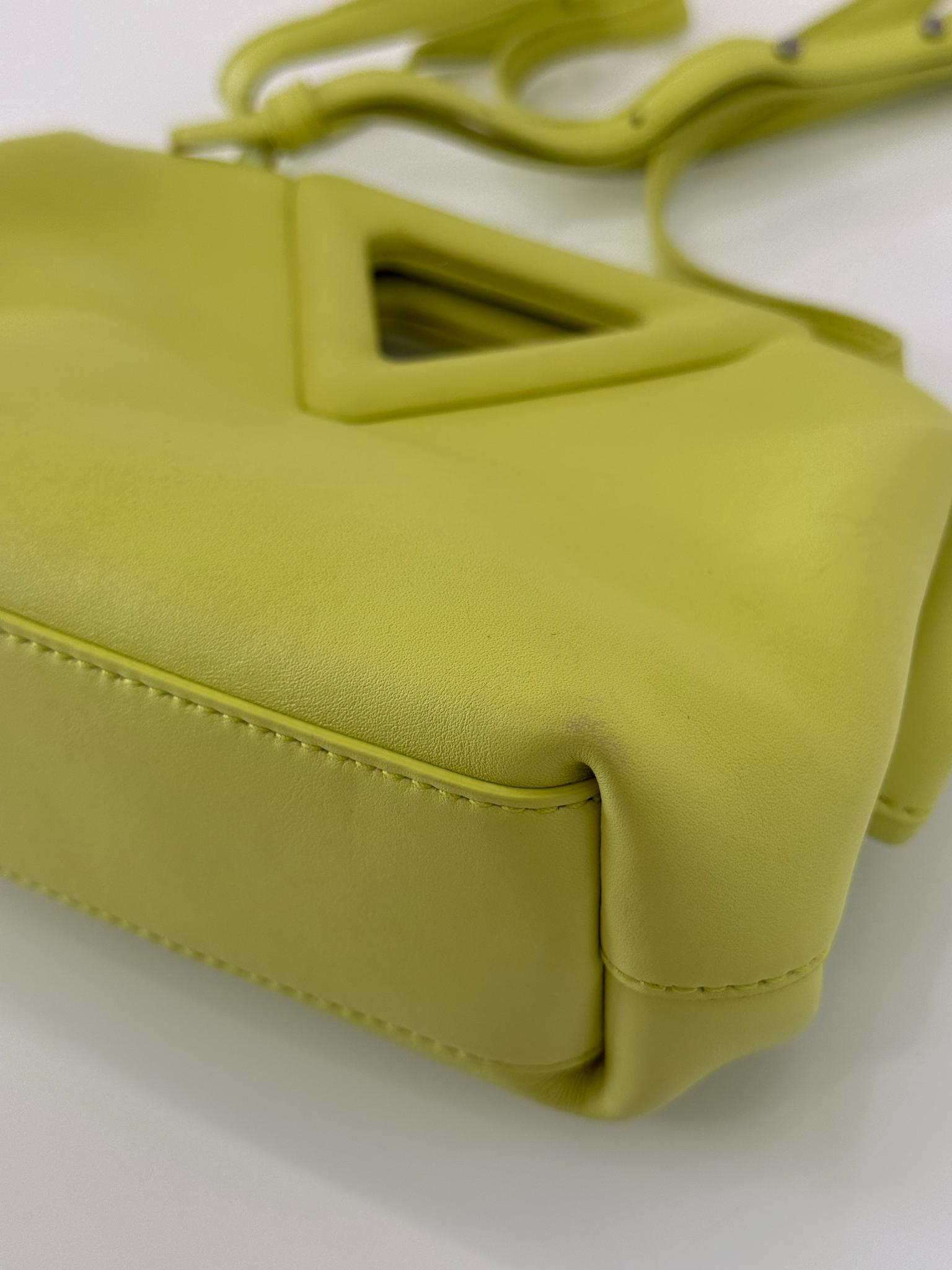 Bottega Veneta The Point Triangle Seagrass Leather Small Bag