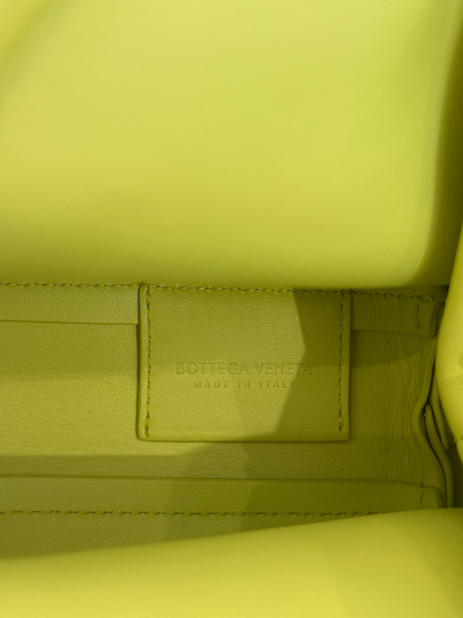 Bottega Veneta The Point Triangle Seagrass Leather Small Bag