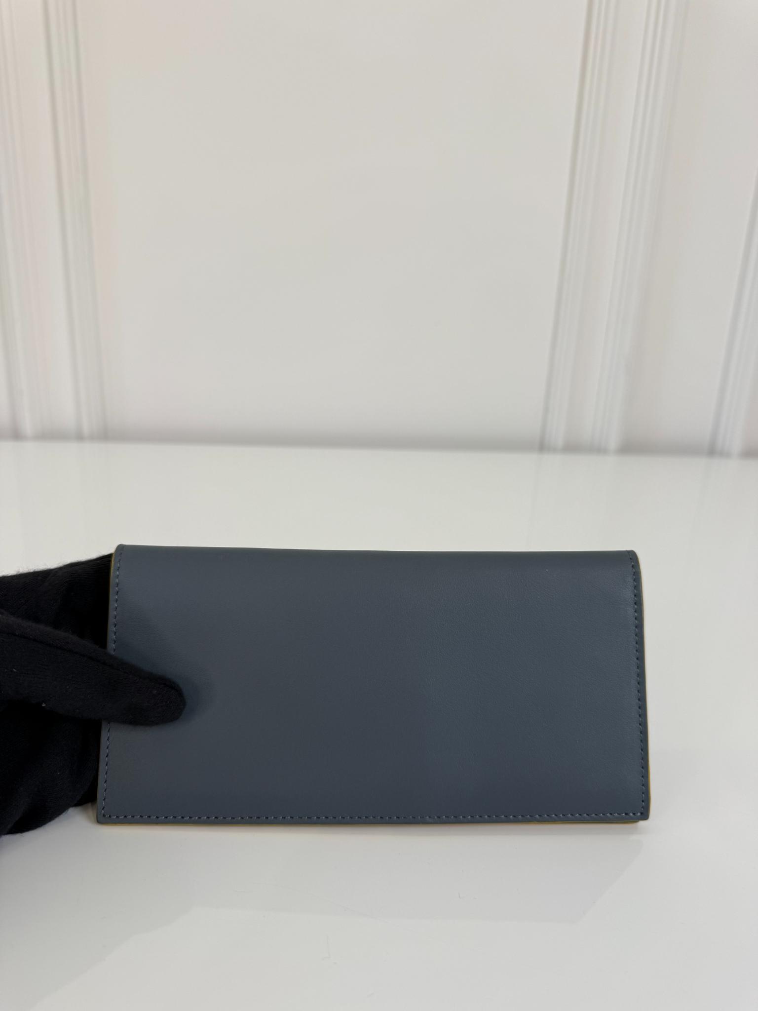 Fendi Grey Leather Continental Bifold Bill Wallet