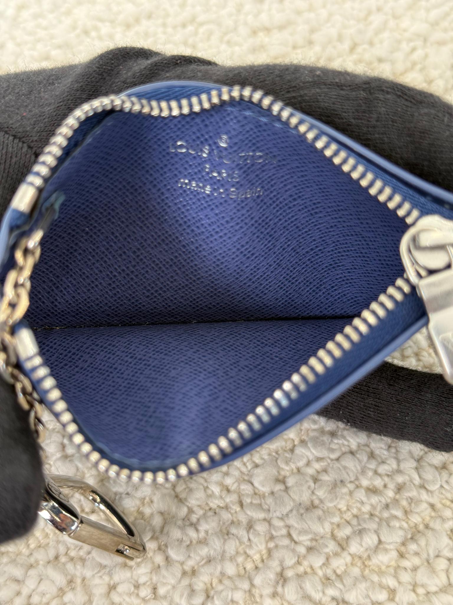 Louis Vuitton Myrtille Blue Cles Key Holder Epi Leather