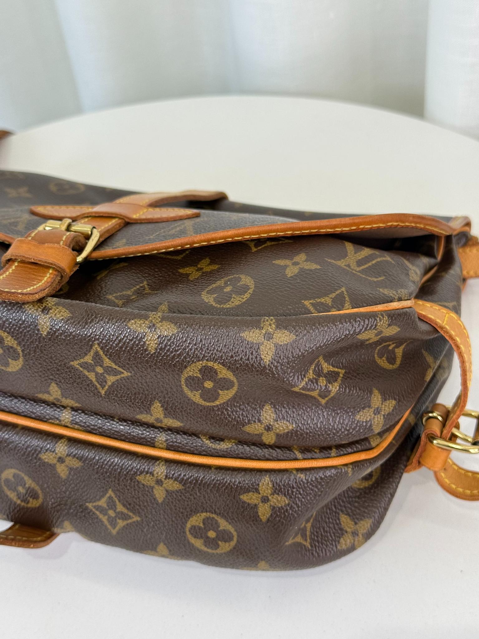 Louis Vuitton Saumur 30 Monogram Canvas Messenger Bag