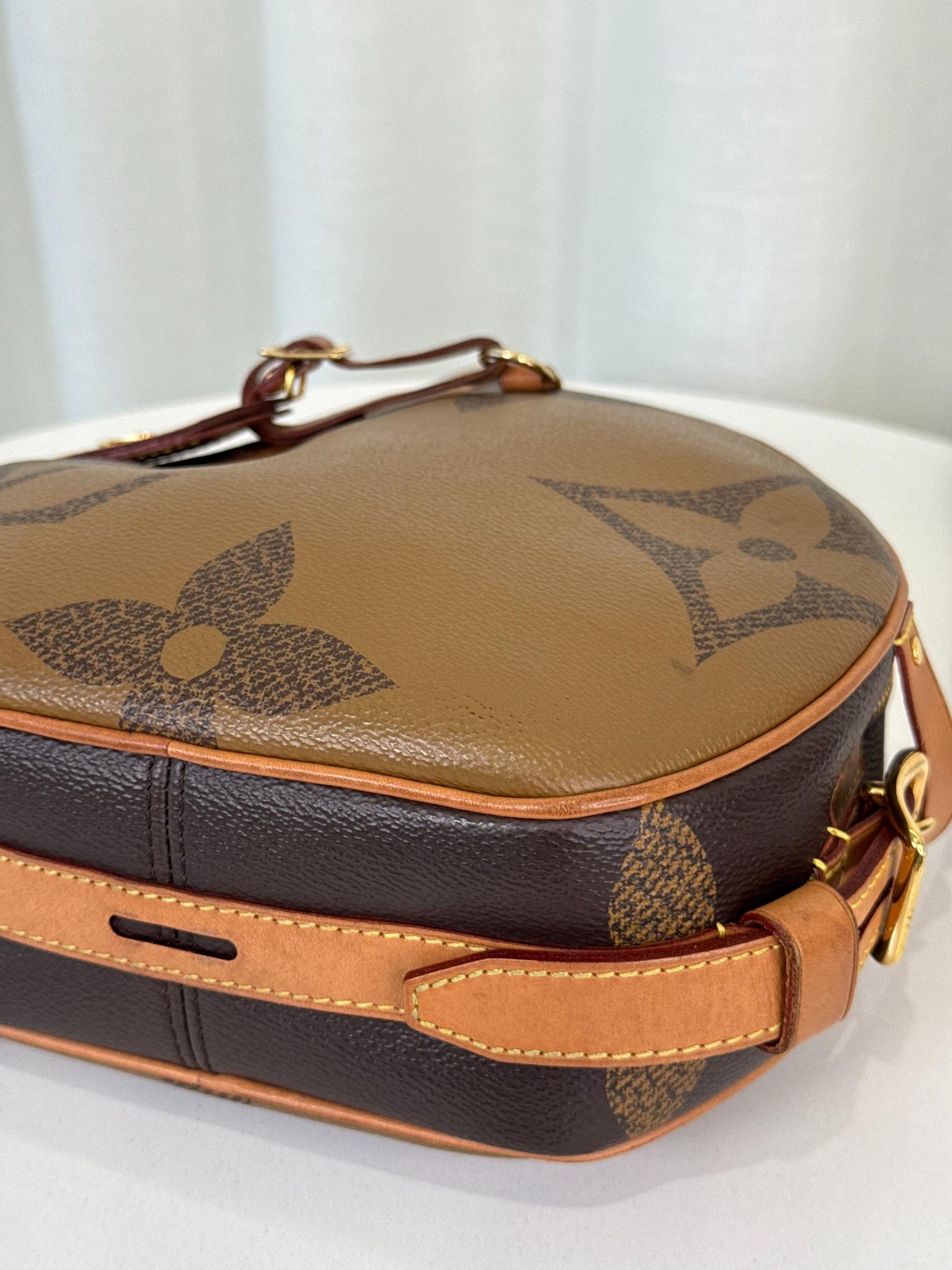 Louis Vuitton Boite Chapeau Souple Monogram Giant Reverse Brown
