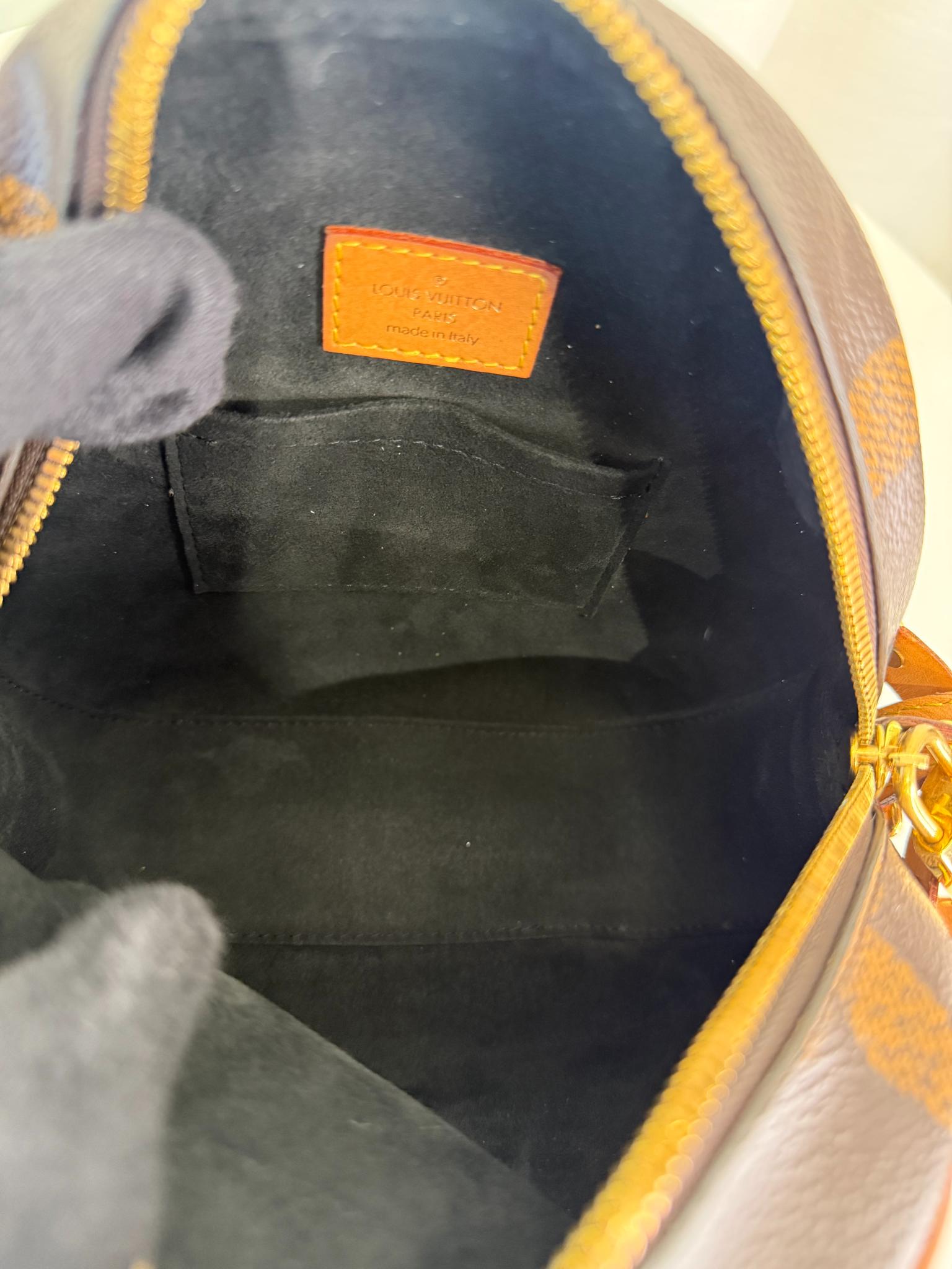 Louis Vuitton Boite Chapeau Souple Monogram Giant Reverse Brown