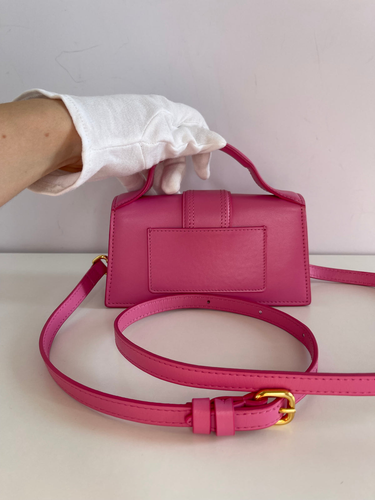 Jacquemus Le Bambino Leather Crossbody Bag In Neon Pink