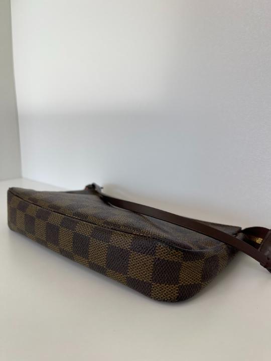 Louis Vuitton Pochette Accessoires Damier Ebene Canvas