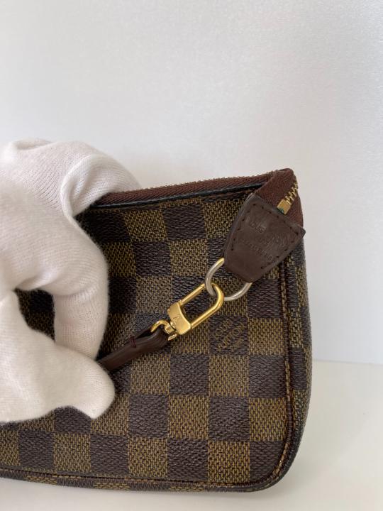 Louis Vuitton Pochette Accessoires Damier Ebene Canvas