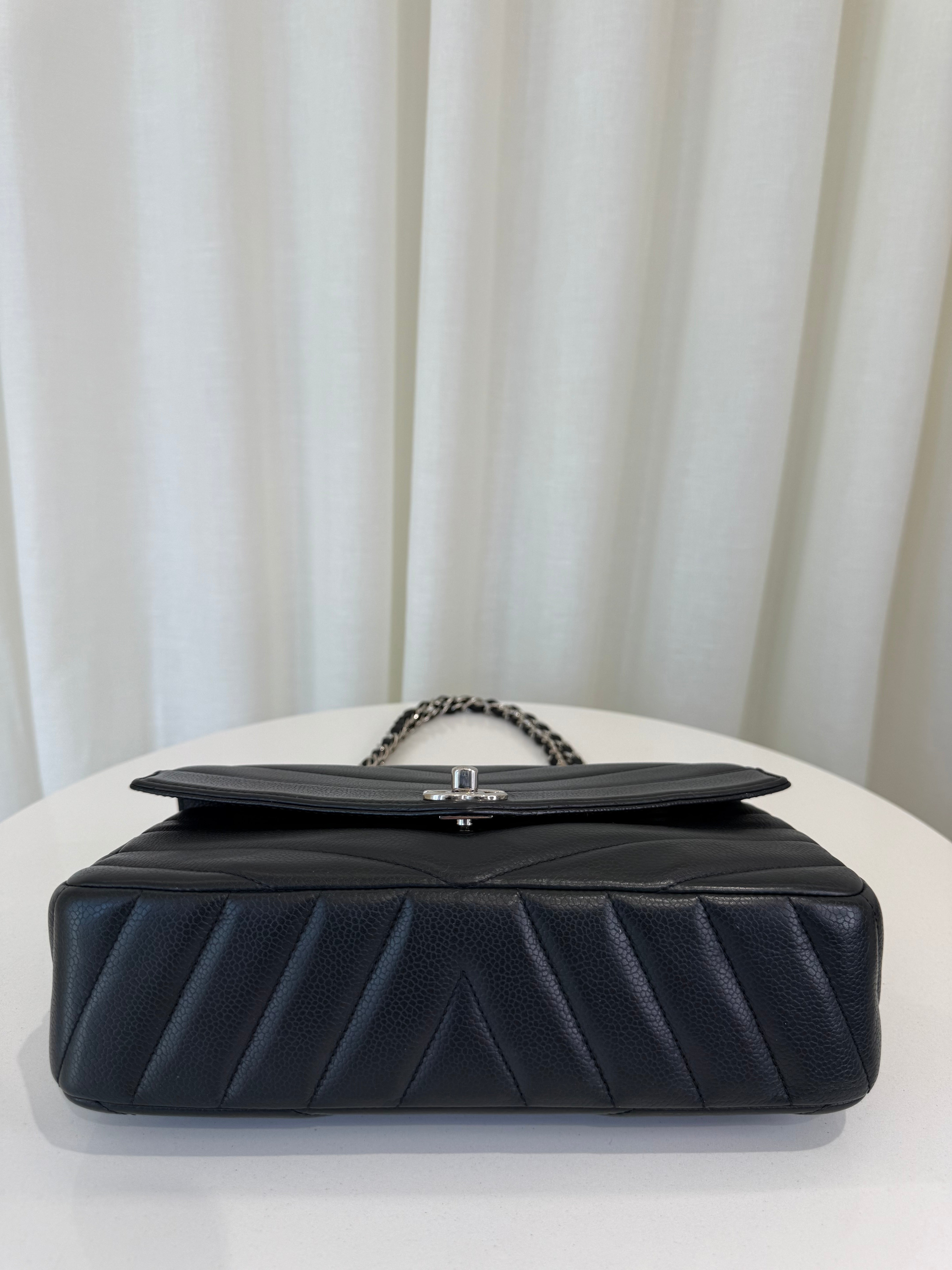 Chanel Black Chevron Quilted Leather Medium Classic Flap Bag