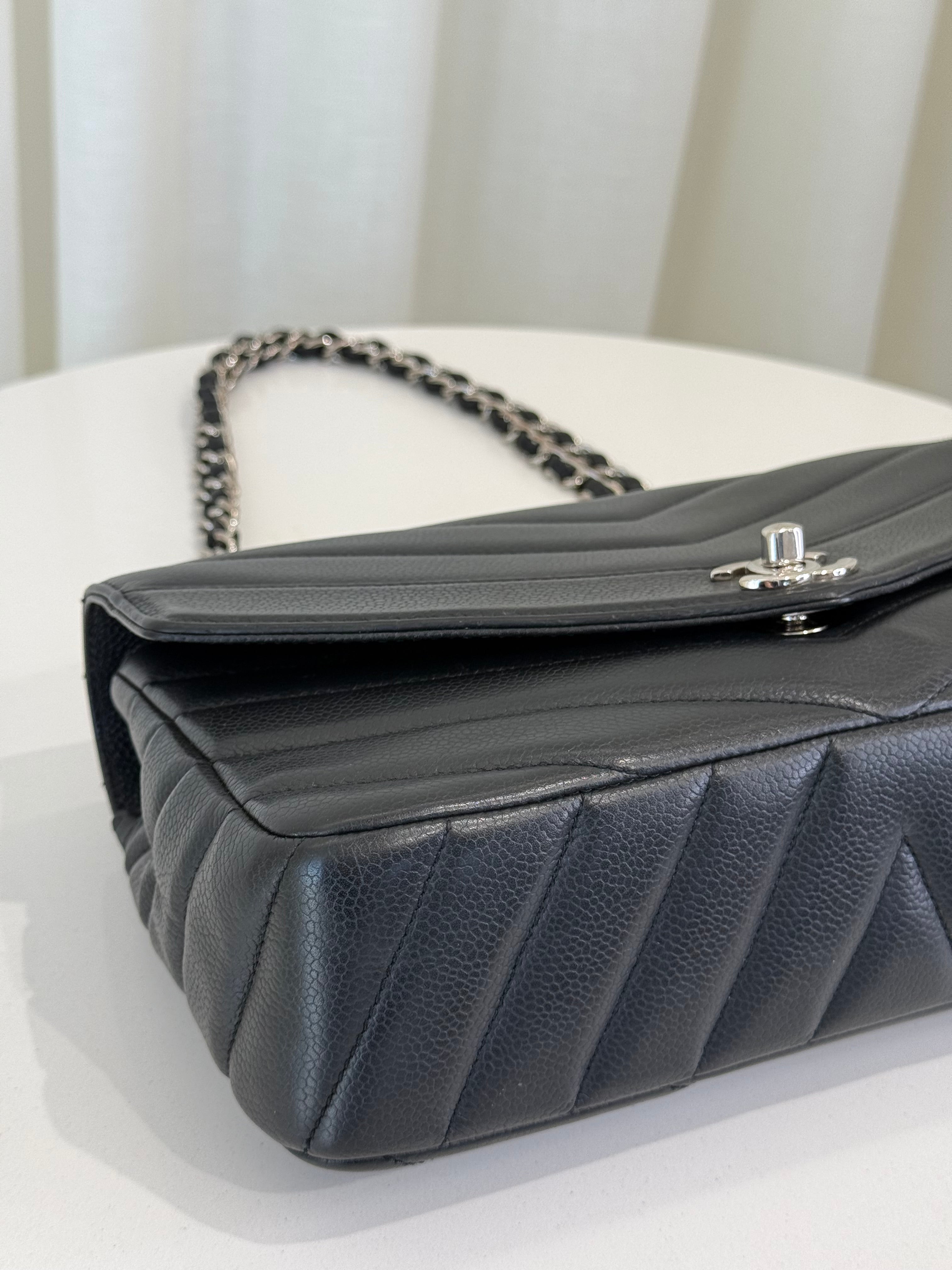 Chanel Black Chevron Quilted Leather Medium Classic Flap Bag