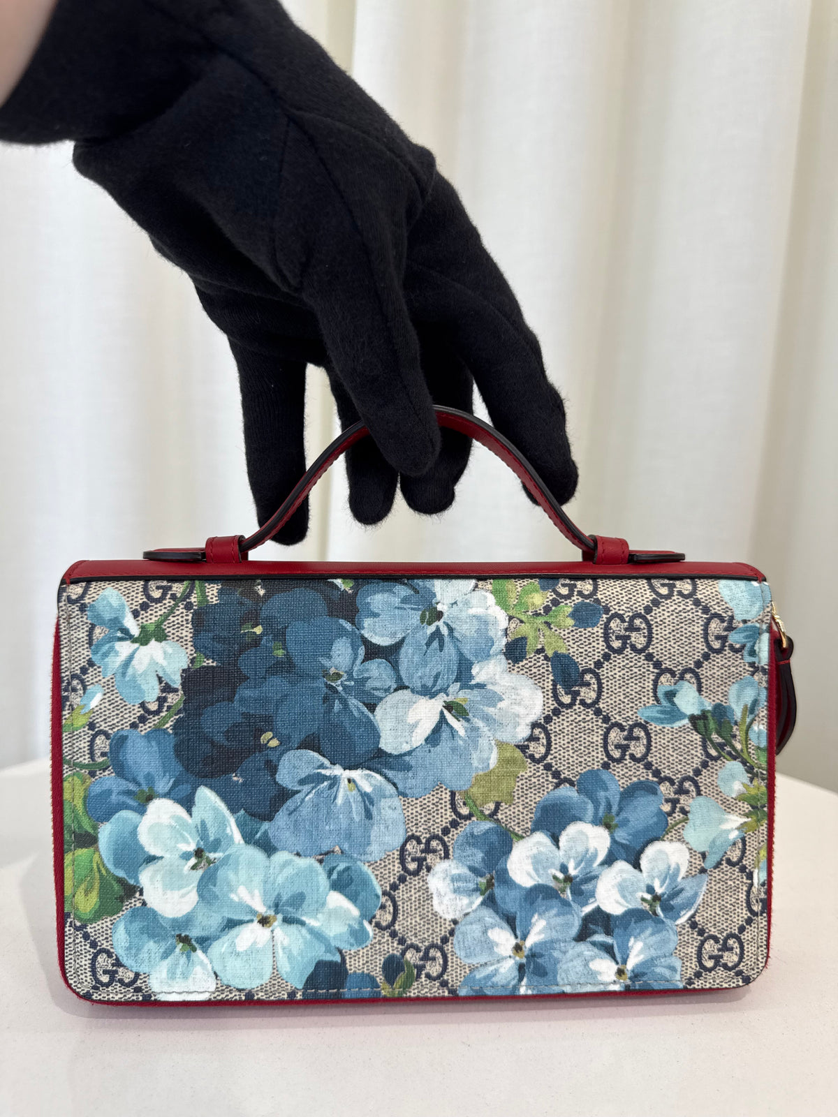 Gucci GG Supreme Blooms Zip Around Organizer