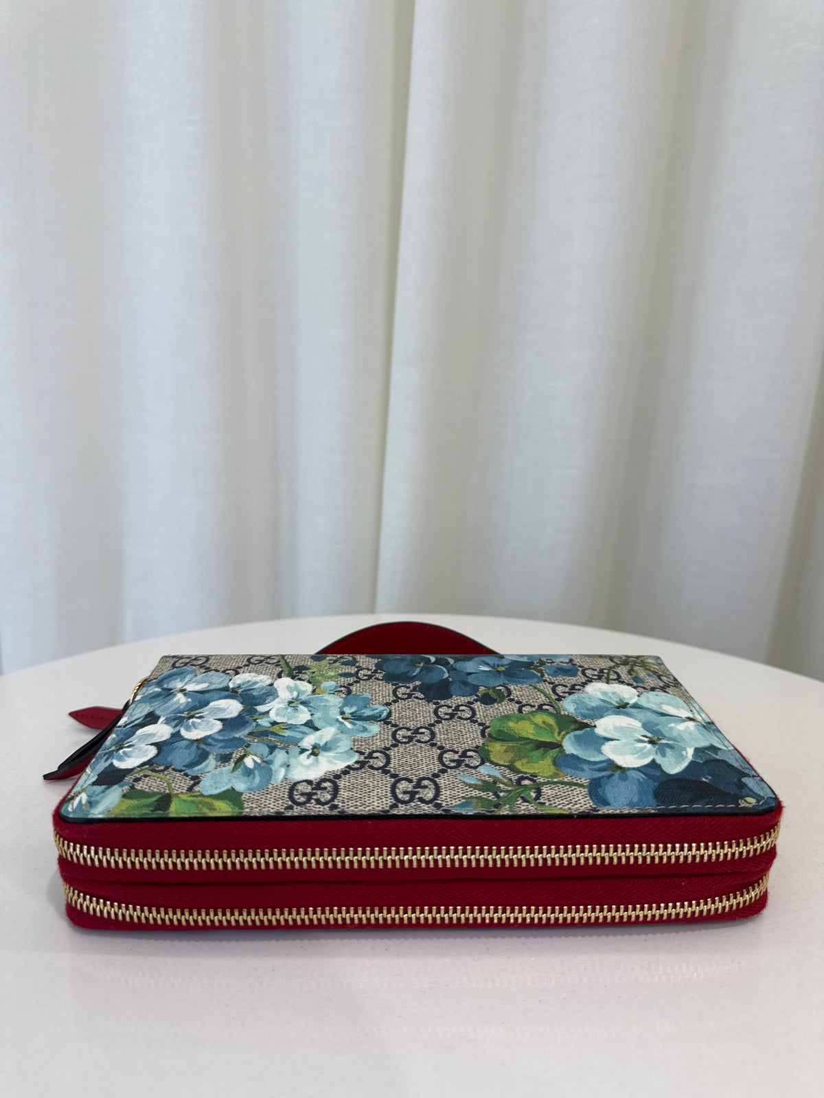 Gucci GG Supreme Blooms Zip Around Organizer