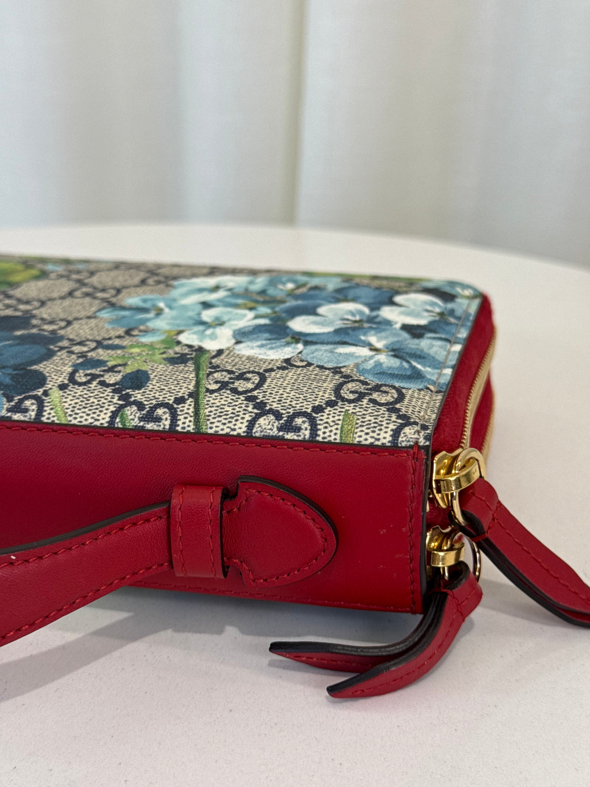 Gucci GG Supreme Blooms Zip Around Organizer