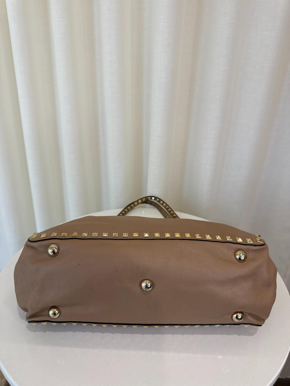 Valentino Garavani Medium Rockstud Tote Bag Beige