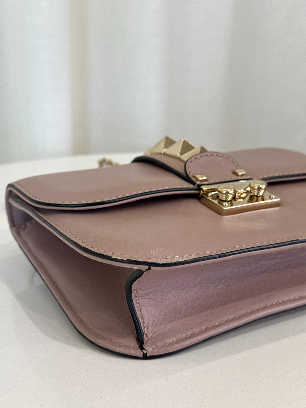 Valentino Garavani Small Rockstud Glam Lock Shoulder Bag Dusty Pink