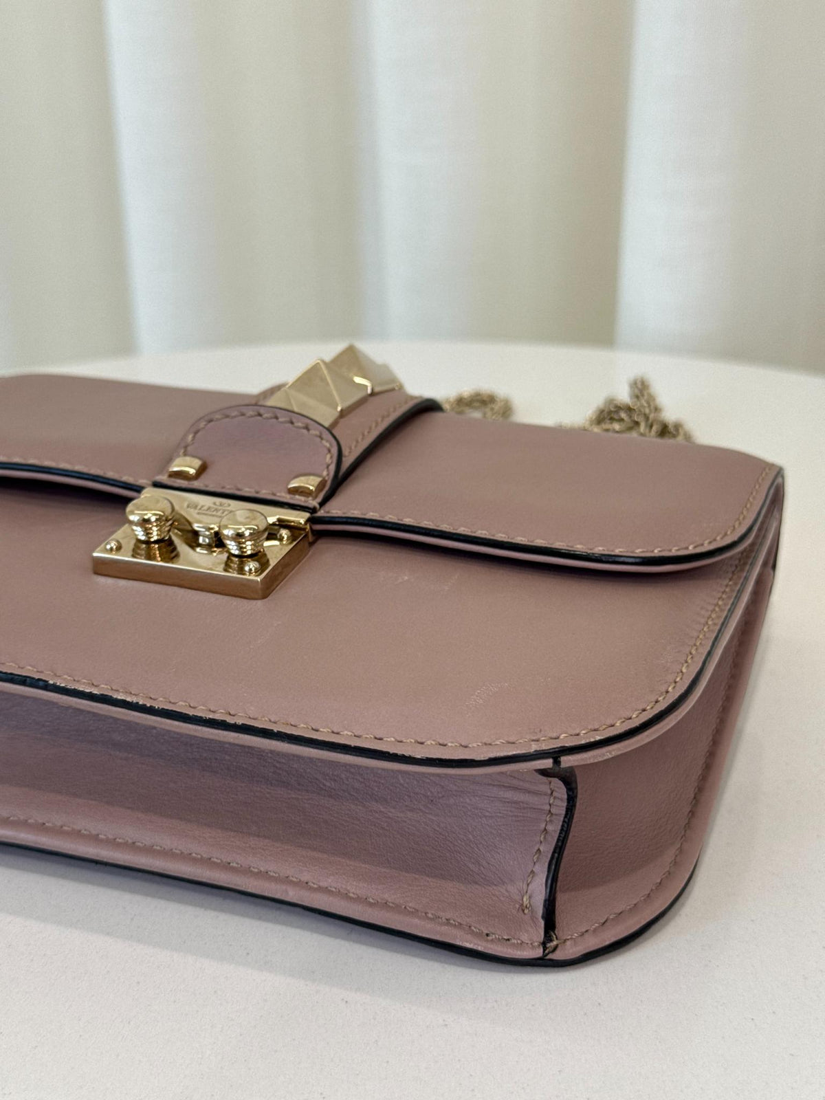 Valentino Garavani Small Rockstud Glam Lock Shoulder Bag Dusty Pink