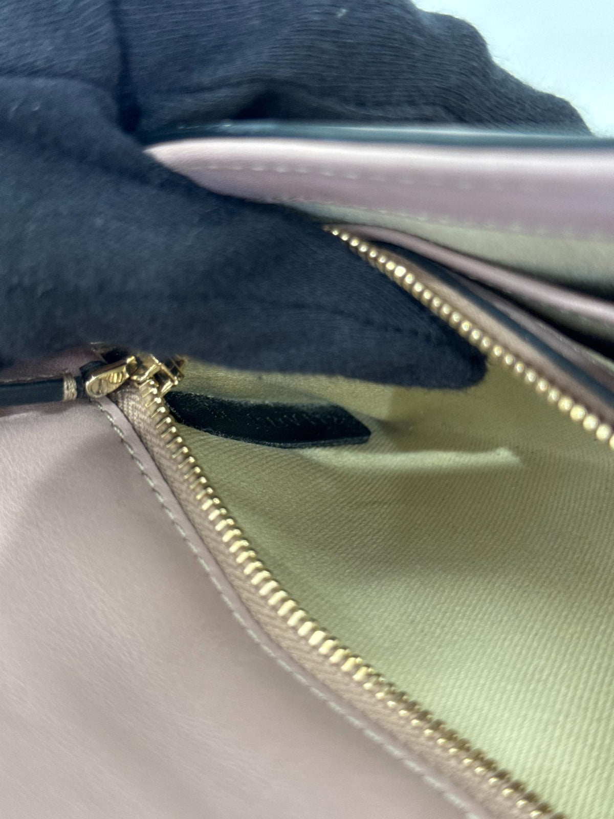 Valentino Garavani Small Rockstud Glam Lock Shoulder Bag Dusty Pink