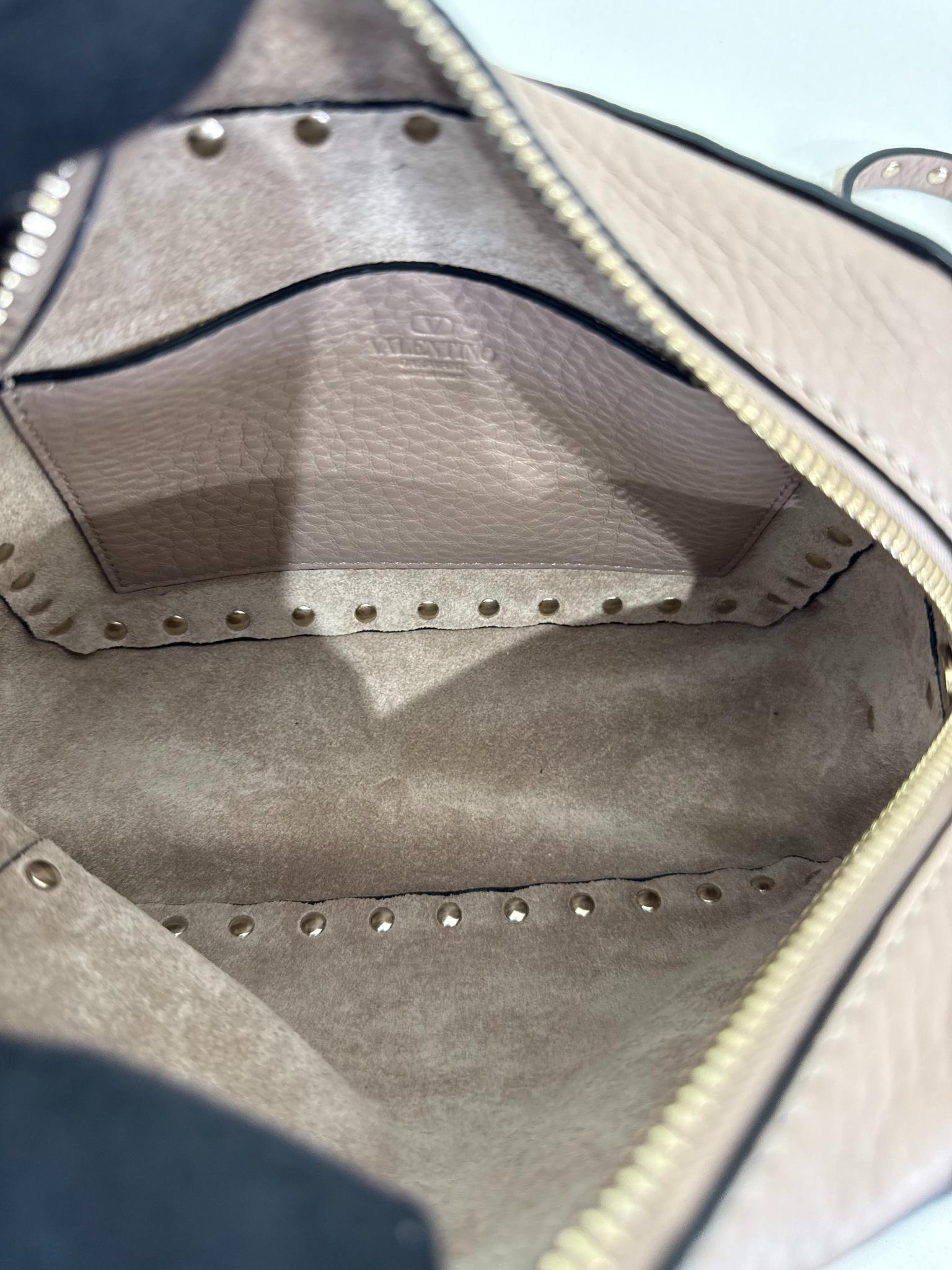Valentino Garavani Beige Pebbled Calfskin Rockstud Camera Bag