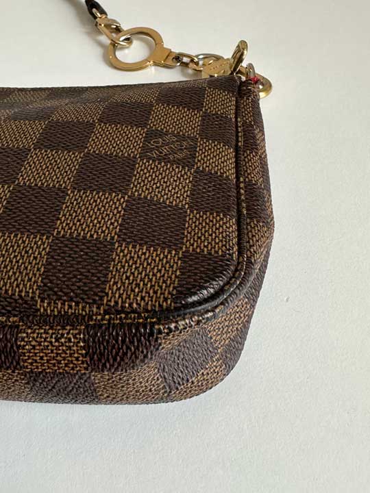 Louis Vuitton Pochette Accessoires Damier Ebene Canvas