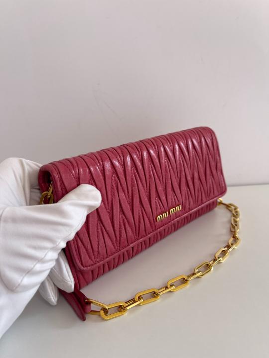 Miu Miu Peonia Matelasse Wallet On Chain