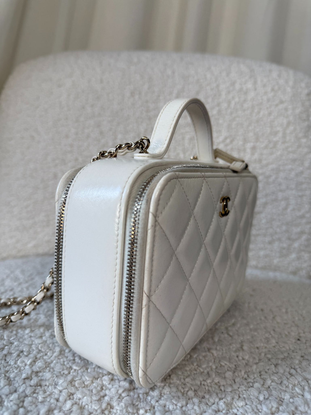 Chanel White Glazed Calfskin Double Zip CC Vanity Case