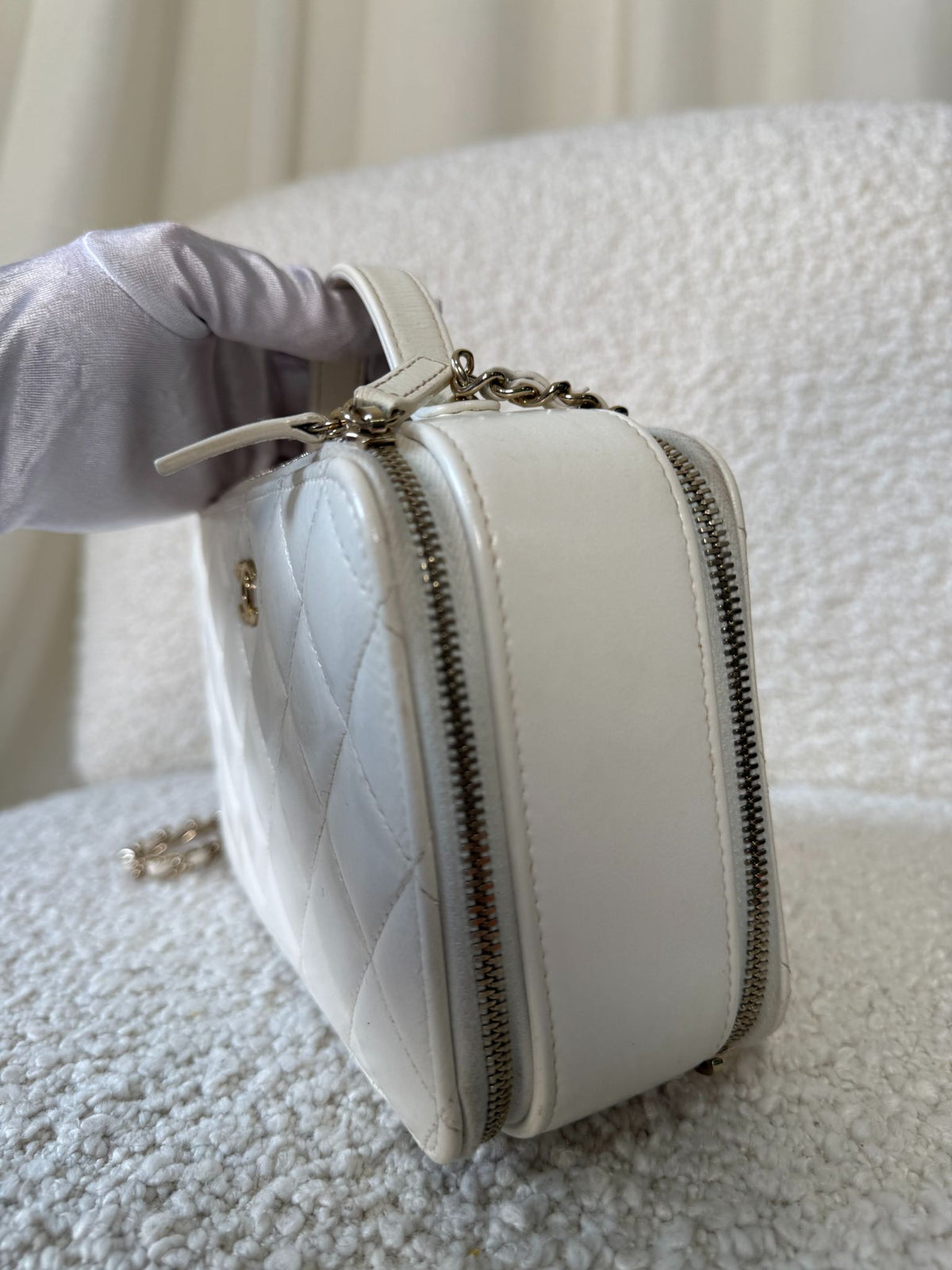 Chanel White Glazed Calfskin Double Zip CC Vanity Case