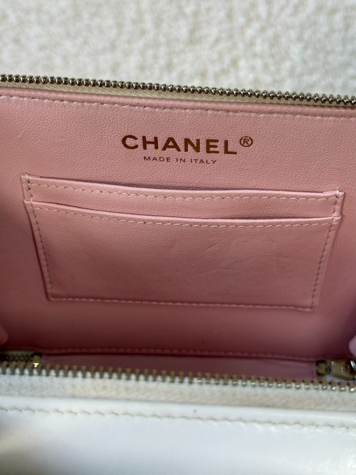 Chanel White Glazed Calfskin Double Zip CC Vanity Case