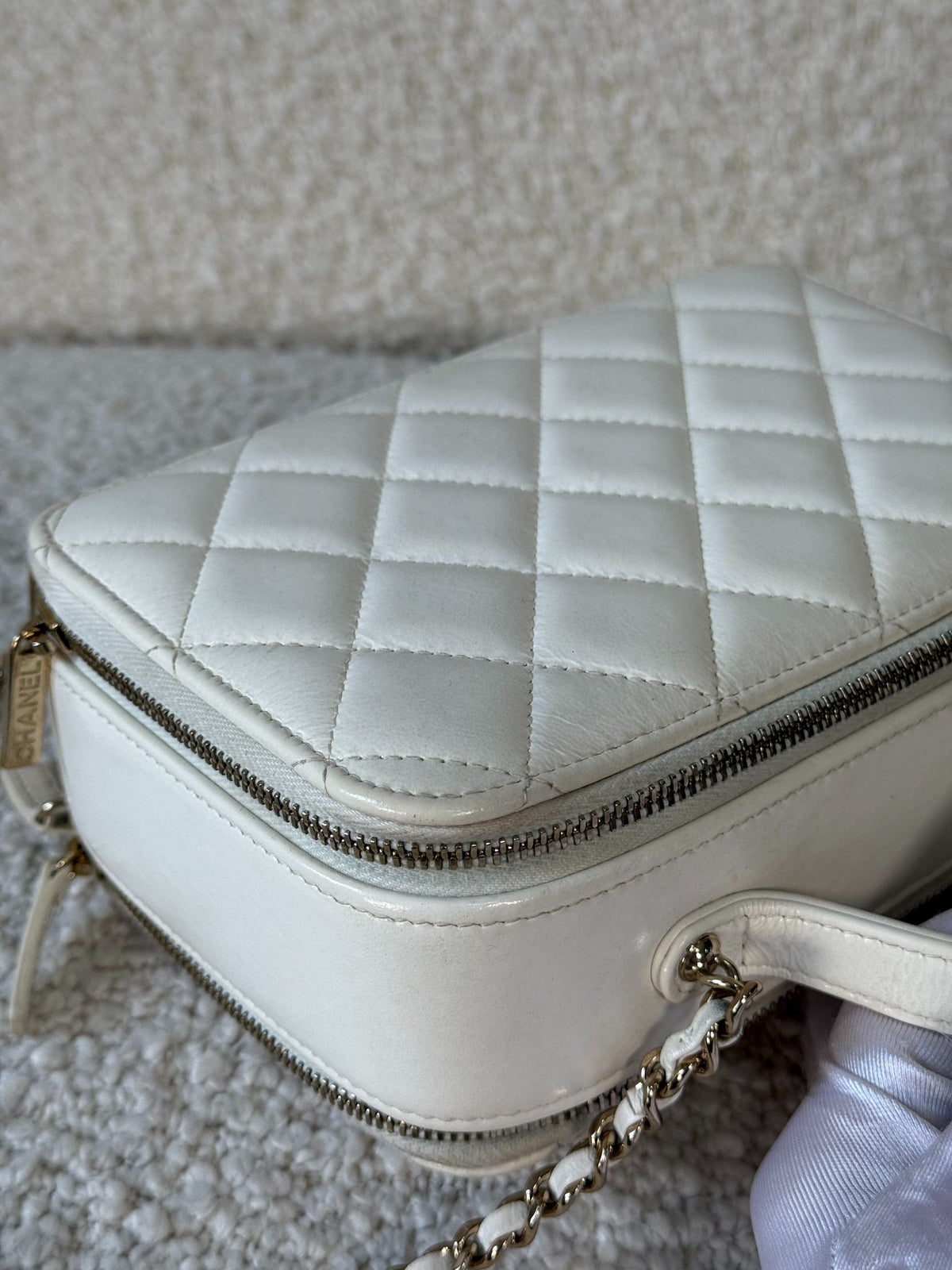 Chanel White Glazed Calfskin Double Zip CC Vanity Case