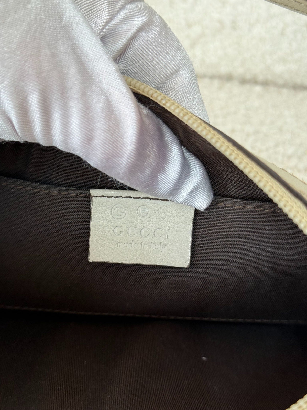 Gucci Guccissima Leather Pochette Ivory