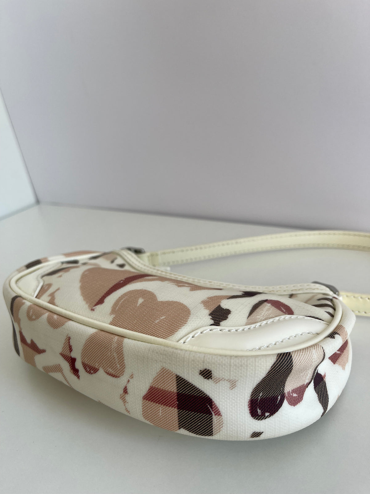 Burberry Painted Hearts Nova Check Pochette