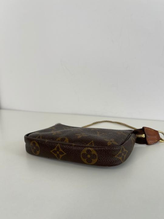 Louis Vuitton Mini Pochette Accessoires Monogram Canvas