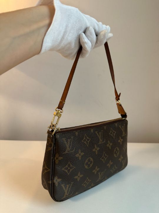 Louis Vuitton Pochette Accessoires Monogram Canvas