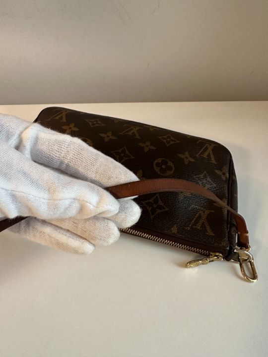 Louis Vuitton Pochette Accessoires Monogram Canvas