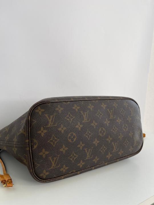 Louis Vuitton Neverfull MM Monogram Canvas
