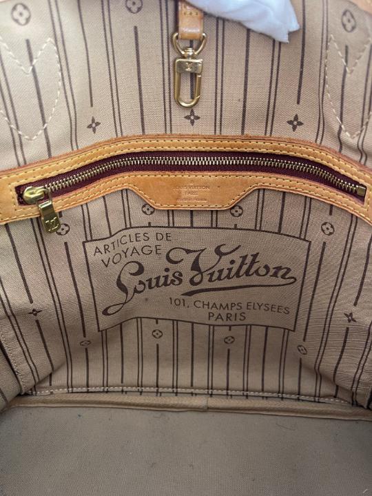 Louis Vuitton Neverfull MM Monogram Canvas