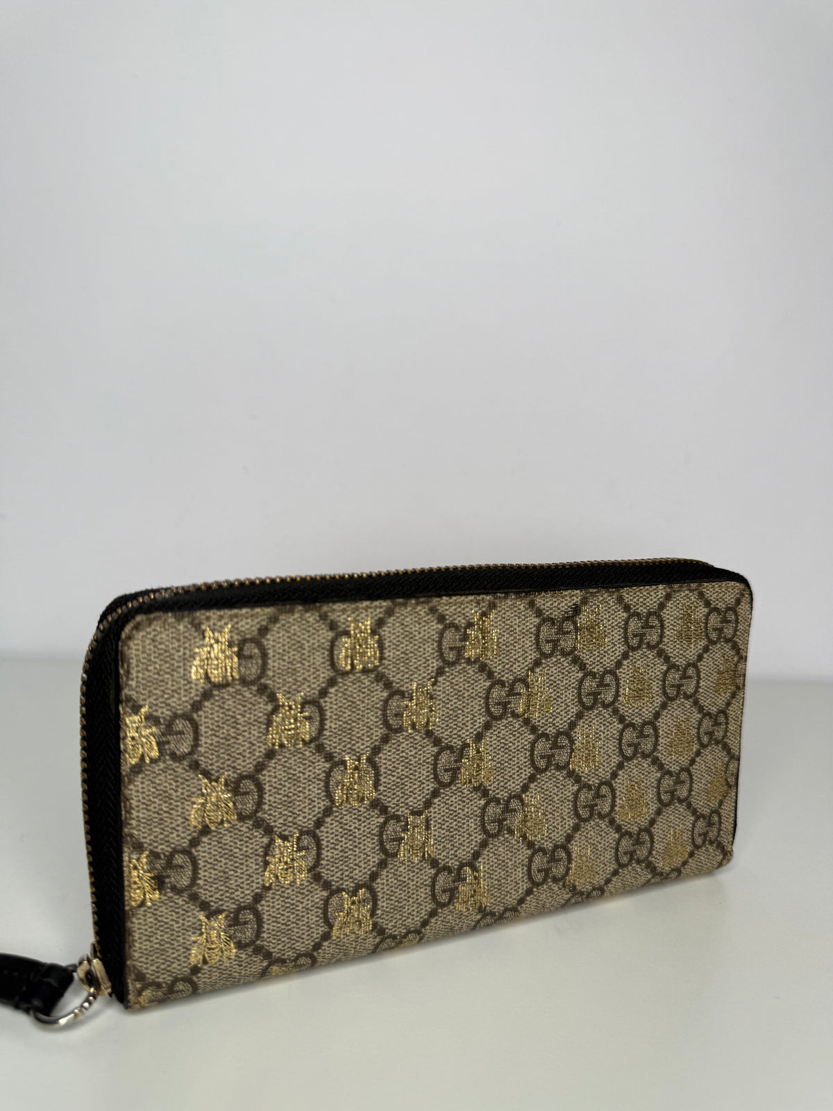 Gucci GG Supreme Monogram Bees Zip Around Wallet