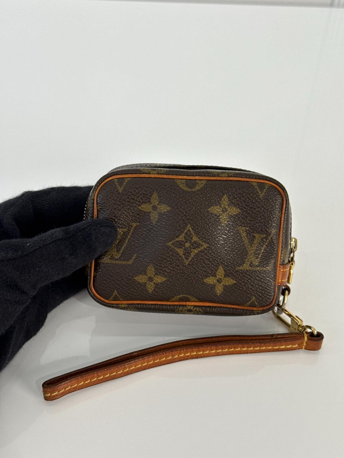 Louis Vuitton Wapity Case Monogram Canvas