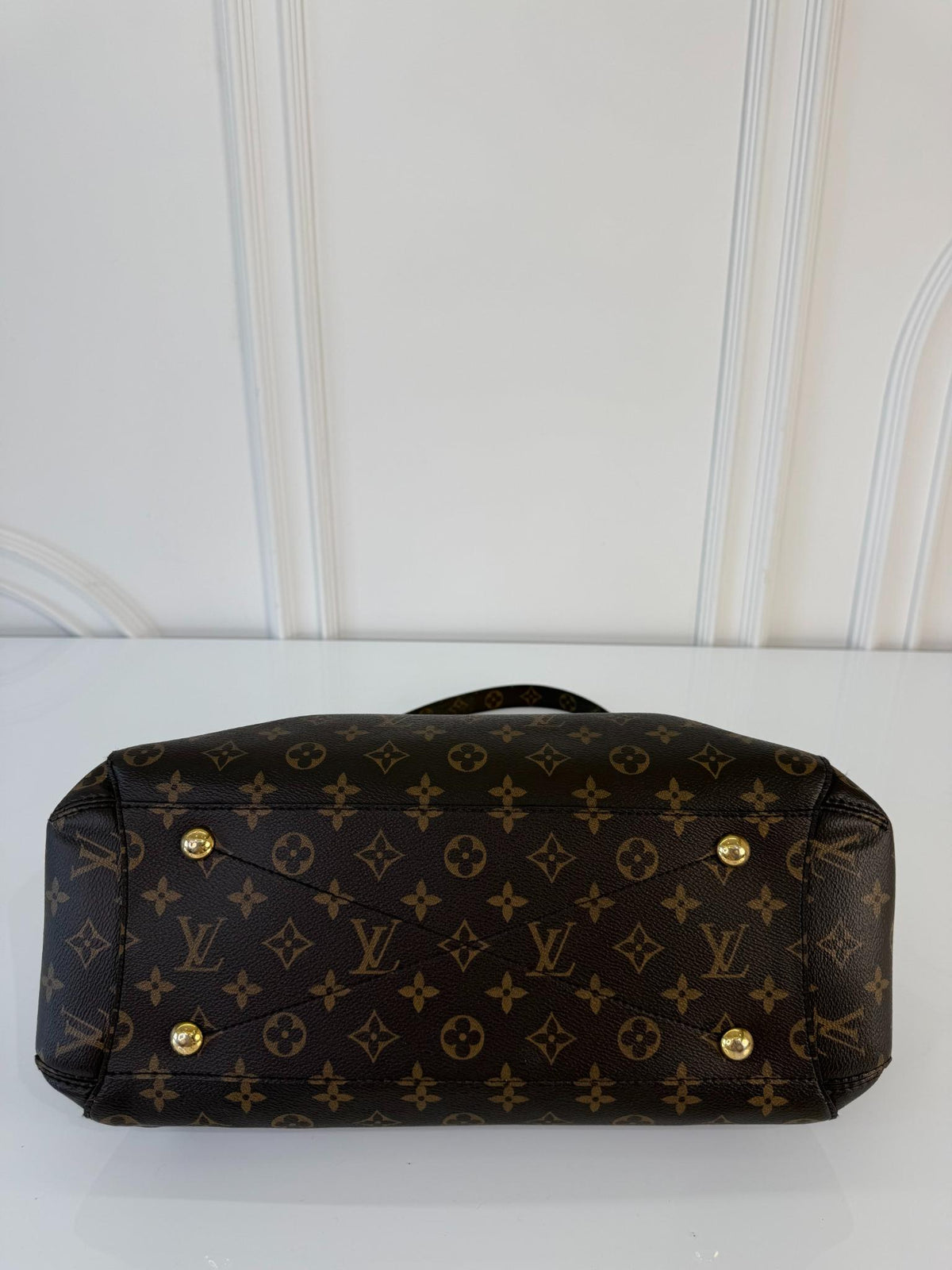 Louis Vuitton Montaigne MM Monogram Canvas