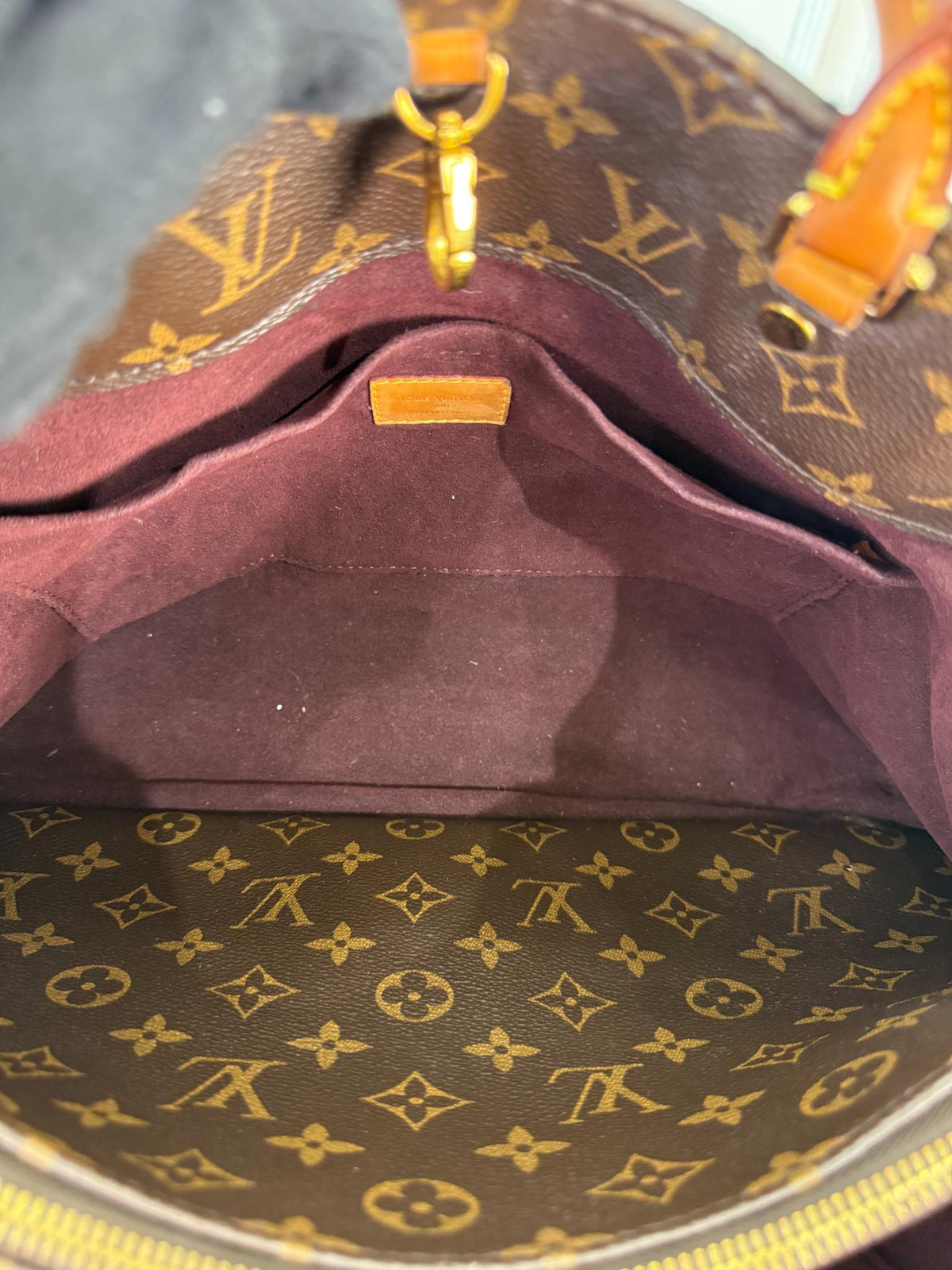 Louis Vuitton Montaigne MM Monogram Canvas