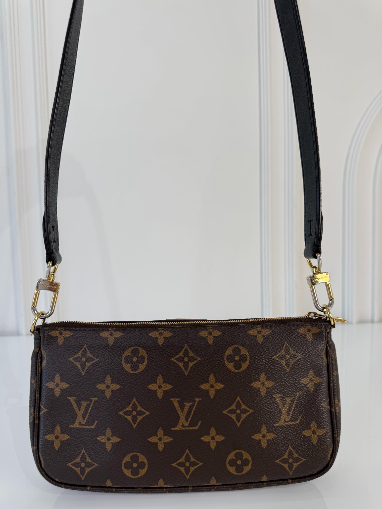 Louis Vuitton Pochette Accessories Monogram Canvas