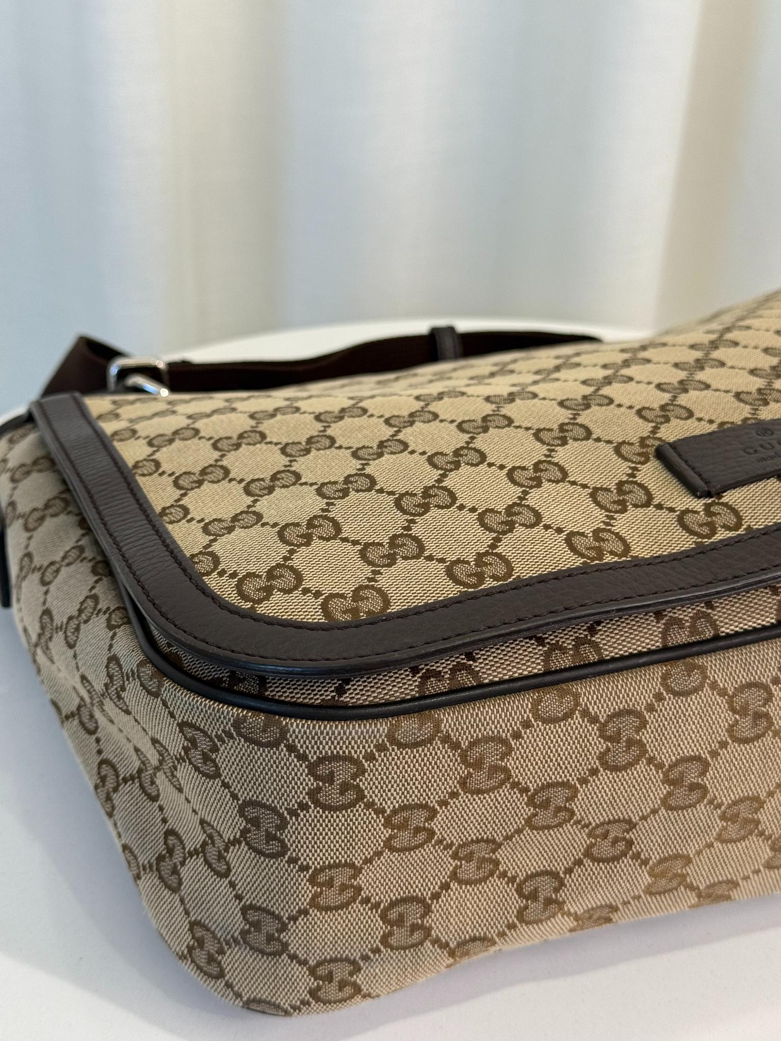 Gucci Unisex Beige/Brown GG Canvas Messenger Bag