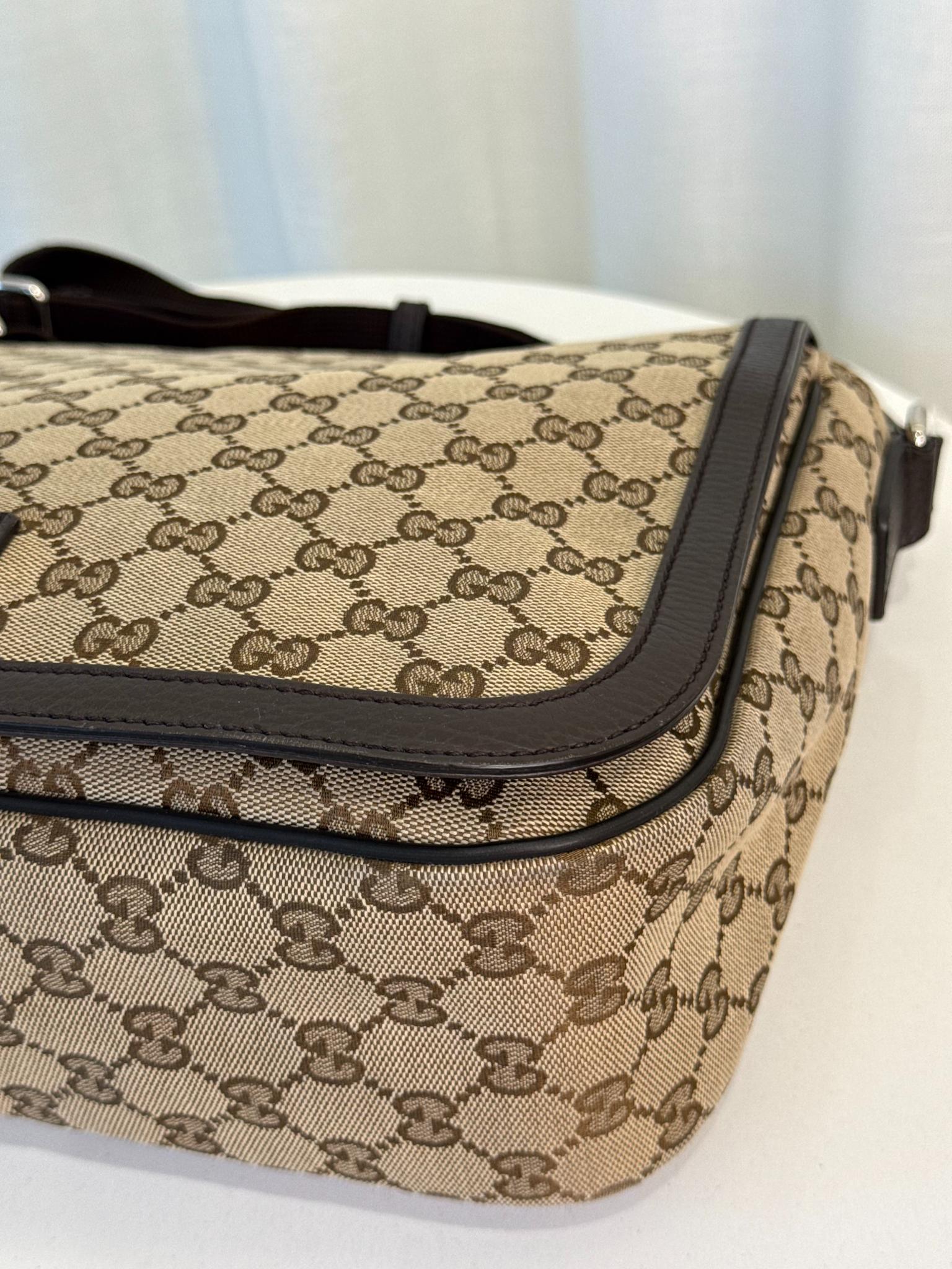 Gucci Unisex Beige/Brown GG Canvas Messenger Bag