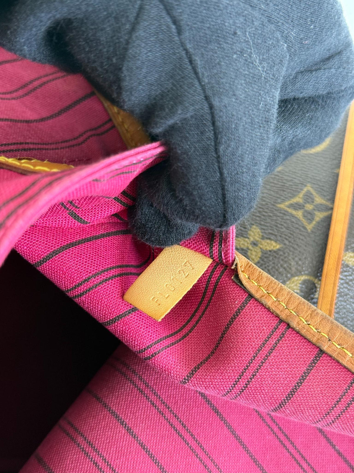 Louis Vuitton Neverfull GM Monogram Canvas Tote Bag