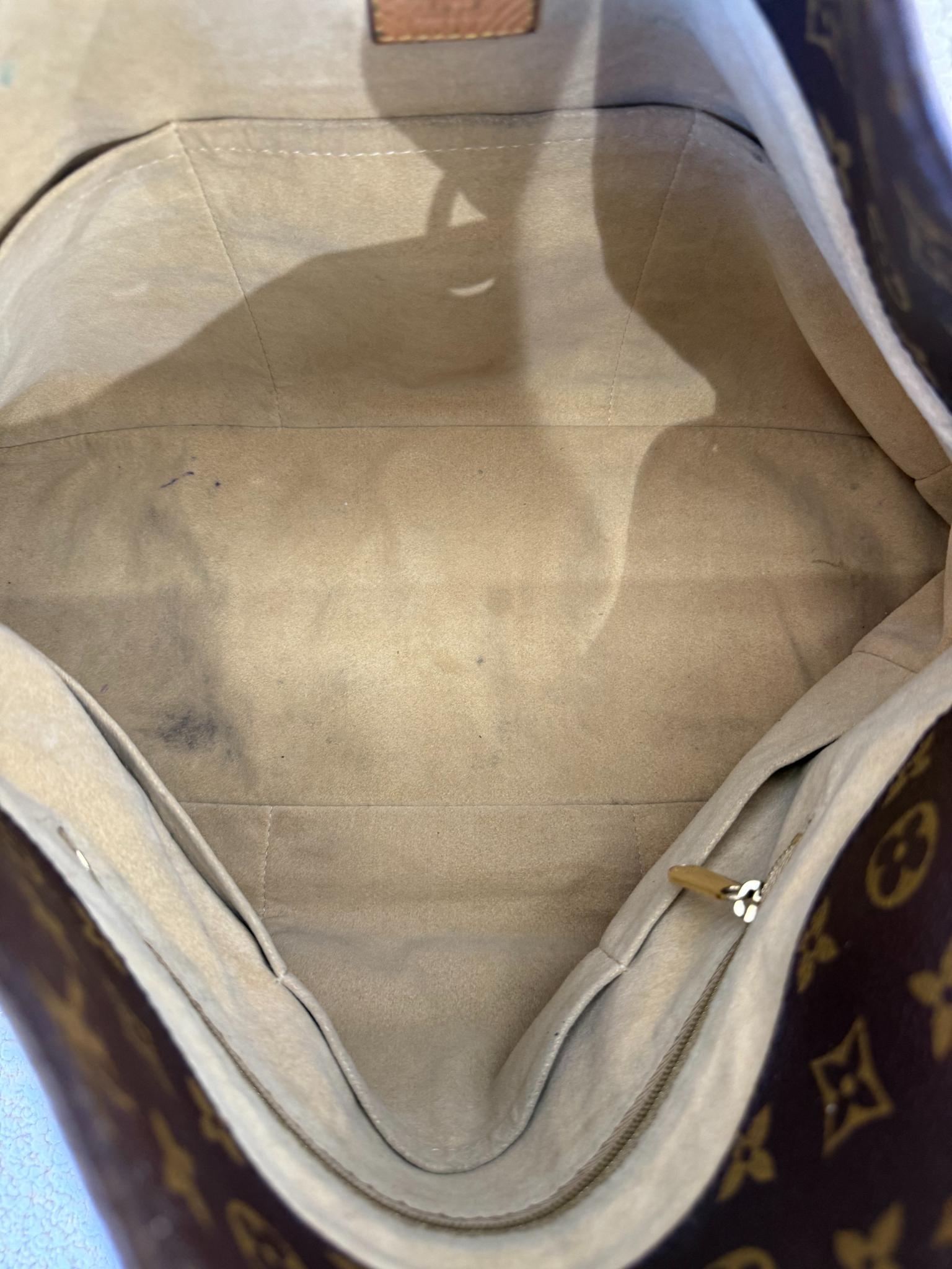 Louis Vuitton Artsy MM Monogram Canvas